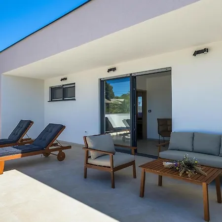 Vakantiehuis Amazing In With 4 Bedrooms *