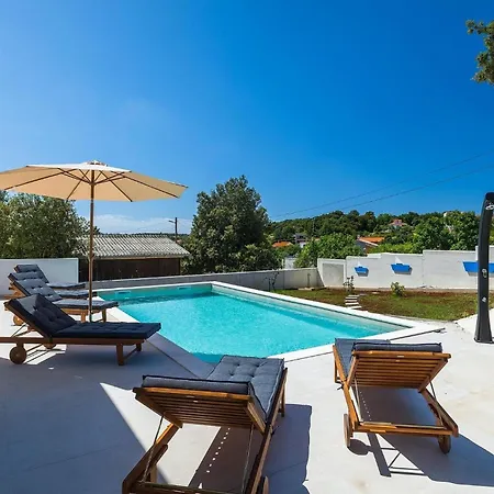 Vakantiehuis Amazing In With 4 Bedrooms