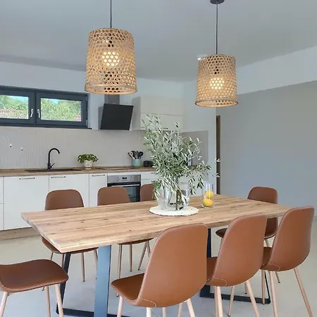 Semesterbostad My Hana *