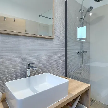 Semesterbostad My Hana *