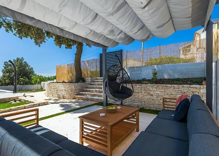 Будинок відпочинку My Hana Пула