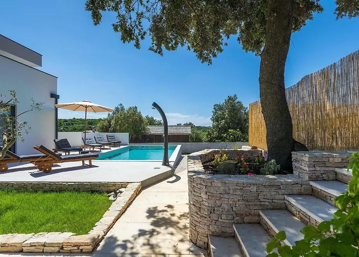 Будинок відпочинку My Hana Пула